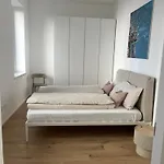 Apartman Roma7 *